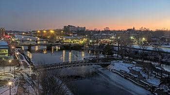 Weather camera view of City of Elgin.