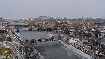 Weather camera view of City of Elgin.