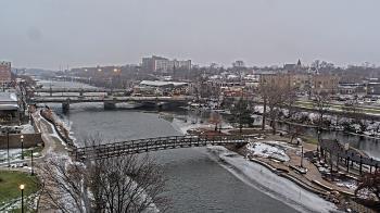 Weather camera view of City of Elgin.