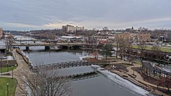 Weather camera view of City of Elgin.