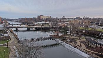 Weather camera view of City of Elgin.