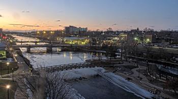 Weather camera view of City of Elgin.