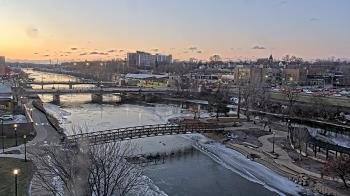 Weather camera view of City of Elgin.