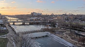 Weather camera view of City of Elgin.