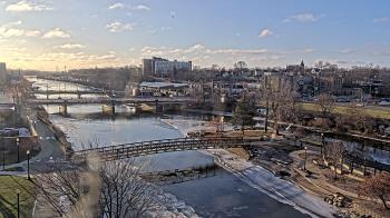 Weather camera view of City of Elgin.