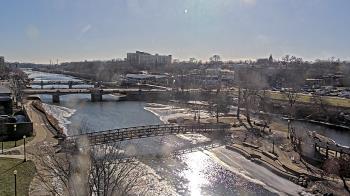 Weather camera view of City of Elgin.