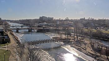 Weather camera view of City of Elgin.