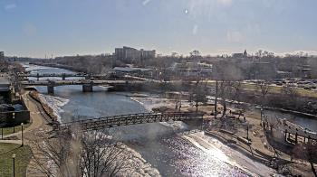 Weather camera view of City of Elgin.