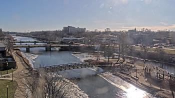 Weather camera view of City of Elgin.