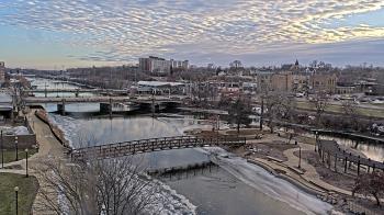 Weather camera view of City of Elgin.