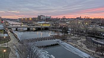 Weather camera view of City of Elgin.