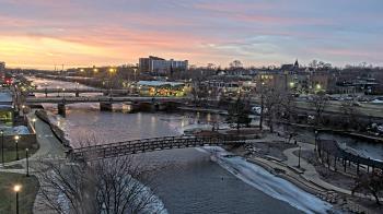 Weather camera view of City of Elgin.