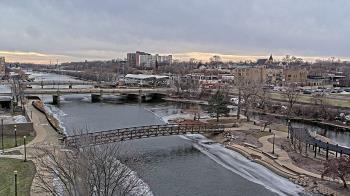 Weather camera view of City of Elgin.