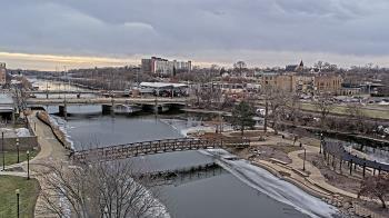 Weather camera view of City of Elgin.