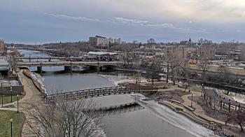 Weather camera view of City of Elgin.