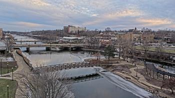Weather camera view of City of Elgin.