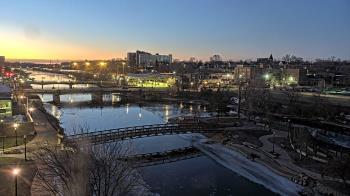 Weather camera view of City of Elgin.