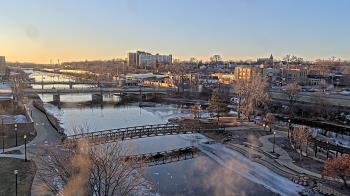 Weather camera view of City of Elgin.