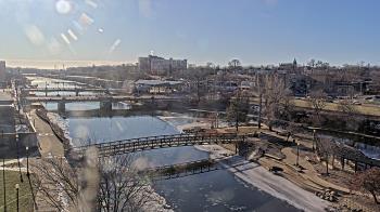 Weather camera view of City of Elgin.