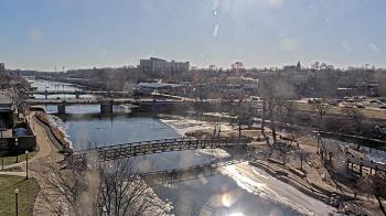 Weather camera view of City of Elgin.