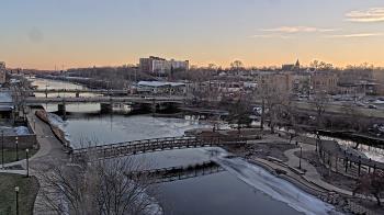 Weather camera view of City of Elgin.