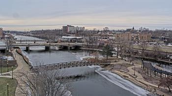 Weather camera view of City of Elgin.