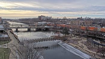 Weather camera view of City of Elgin.