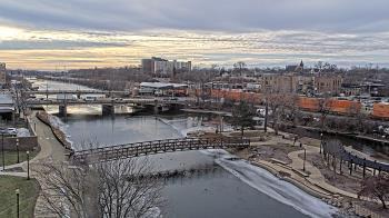 Weather camera view of City of Elgin.