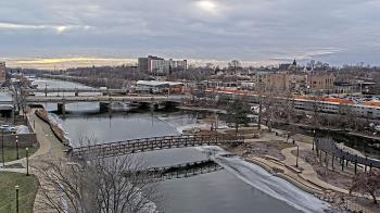 Weather camera view of City of Elgin.