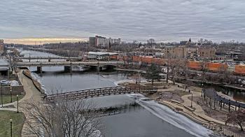 Weather camera view of City of Elgin.