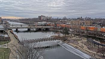 Weather camera view of City of Elgin.