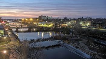 Weather camera view of City of Elgin.