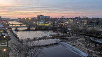 Weather camera view of City of Elgin.