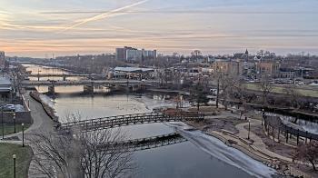 Weather camera view of City of Elgin.