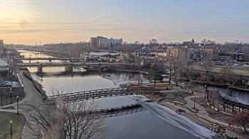 Weather camera view of City of Elgin.