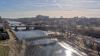 Weather camera view of City of Elgin.