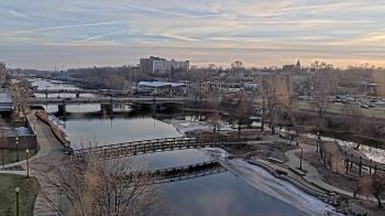 Weather camera view of City of Elgin.