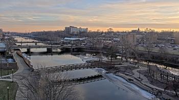 Weather camera view of City of Elgin.