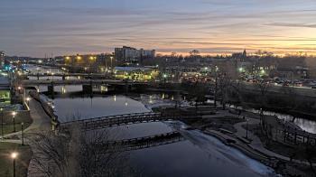 Weather camera view of City of Elgin.