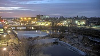 Weather camera view of City of Elgin.