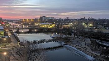 Weather camera view of City of Elgin.