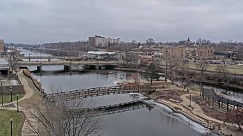 Weather camera view of City of Elgin.