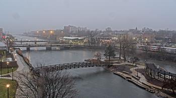 Weather camera view of City of Elgin.