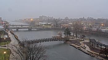 Weather camera view of City of Elgin.