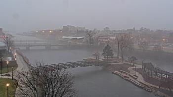 Weather camera view of City of Elgin.