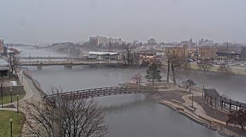 Weather camera view of City of Elgin.