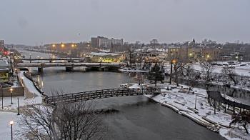 Weather camera view of City of Elgin.