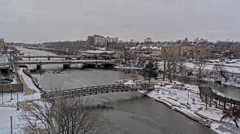 Weather camera view of City of Elgin.