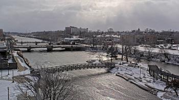 Weather camera view of City of Elgin.