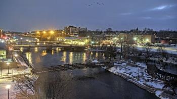 Weather camera view of City of Elgin.